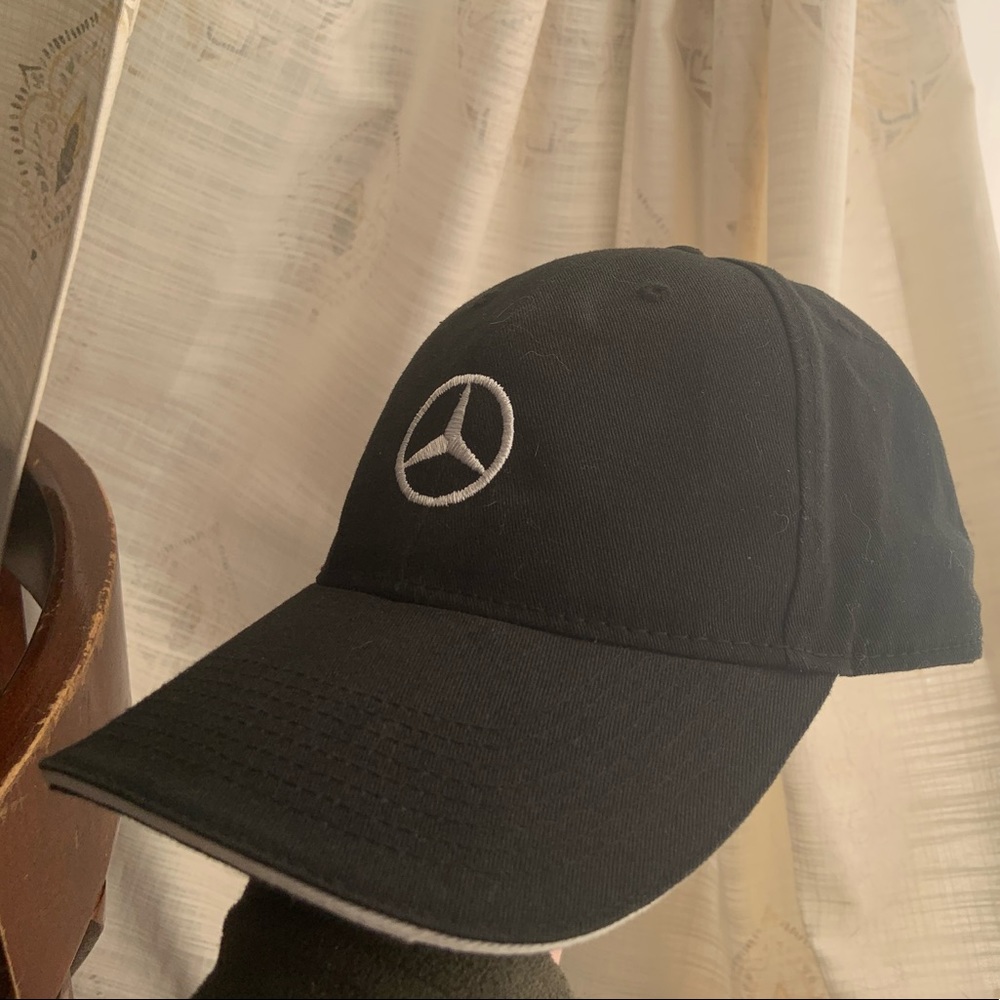 Mercedes Benz Hat